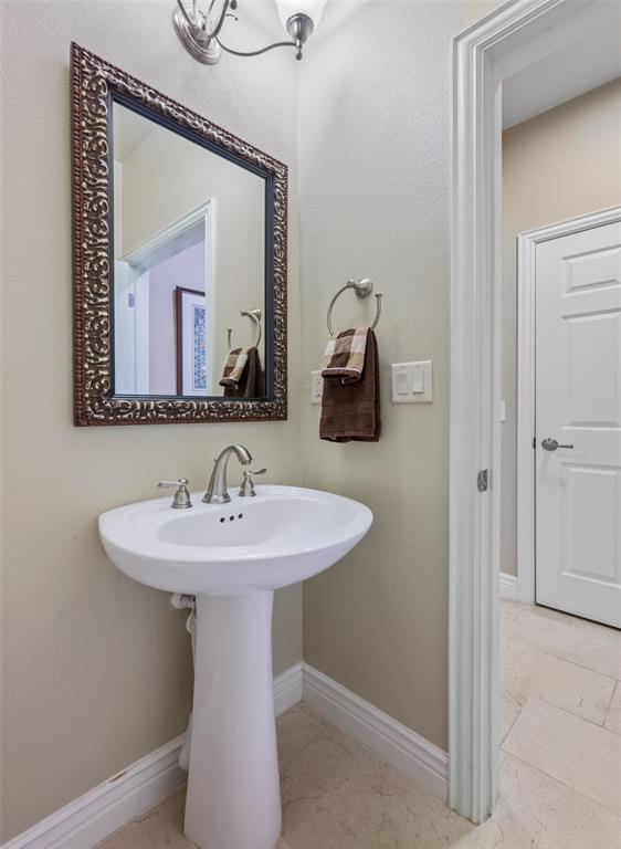 9905 Teakwood Avenue Property Photo 13