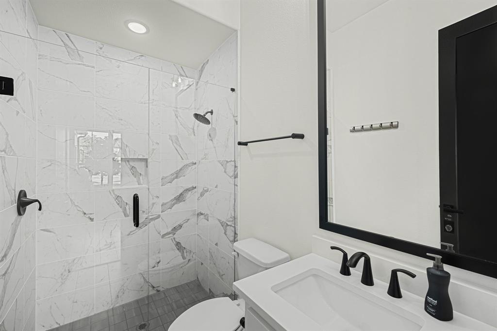 5711 Edmonton Avenue Property Photo 26