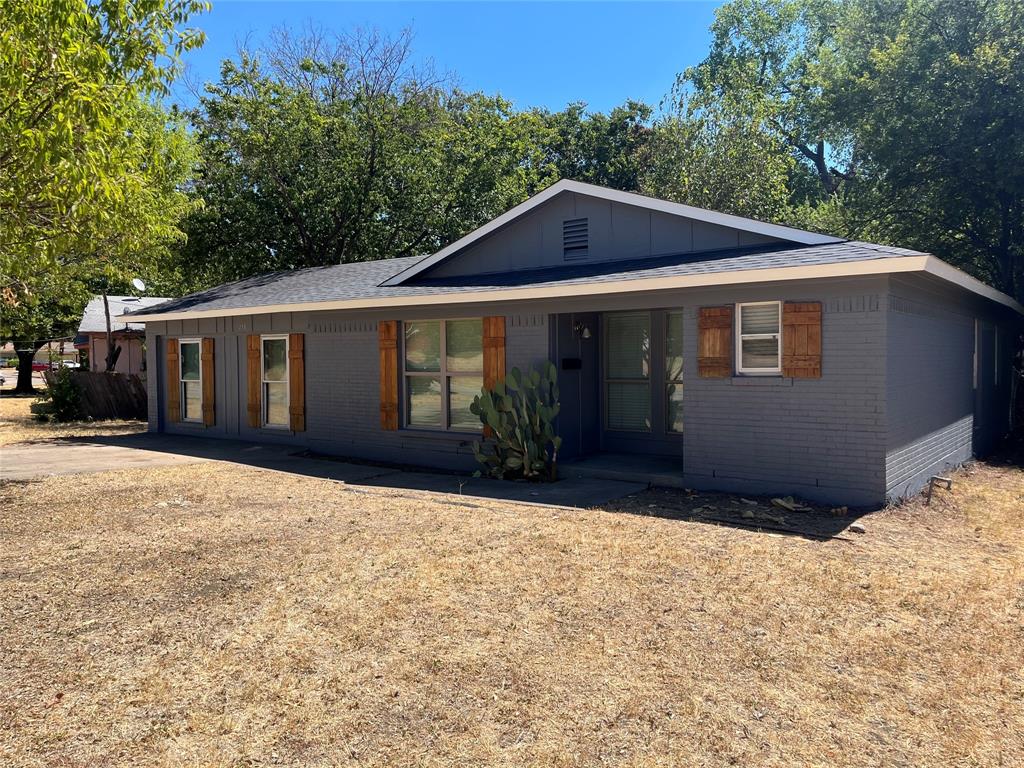 238 Glencairn Drive Property Photo 1
