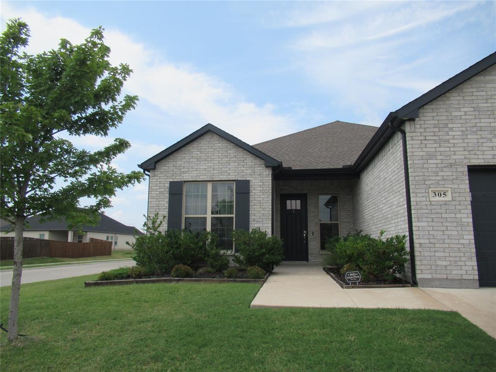305 Chase Creek Drive Property Photo 4