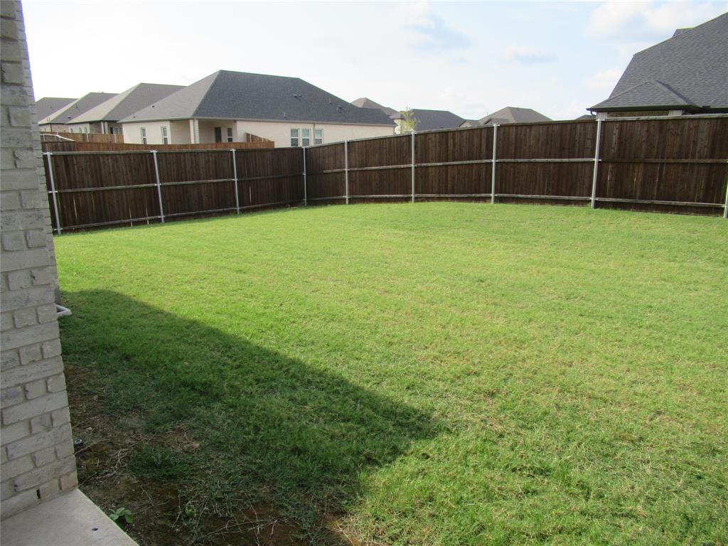 305 Chase Creek Drive Property Photo 9