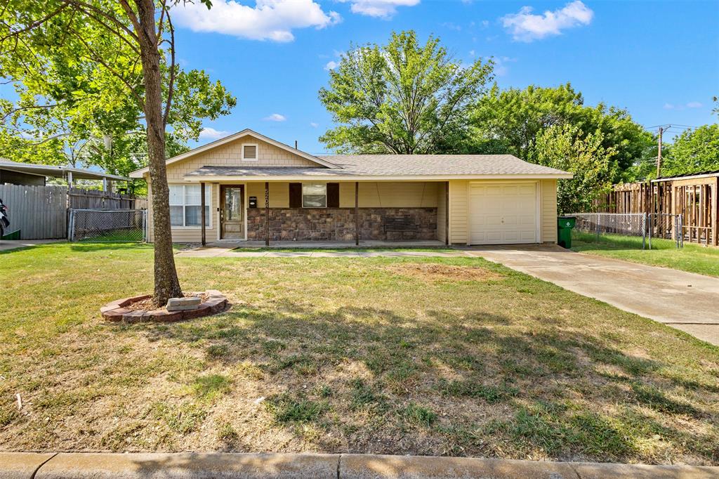 5204 Roxie Street Property Photo 1