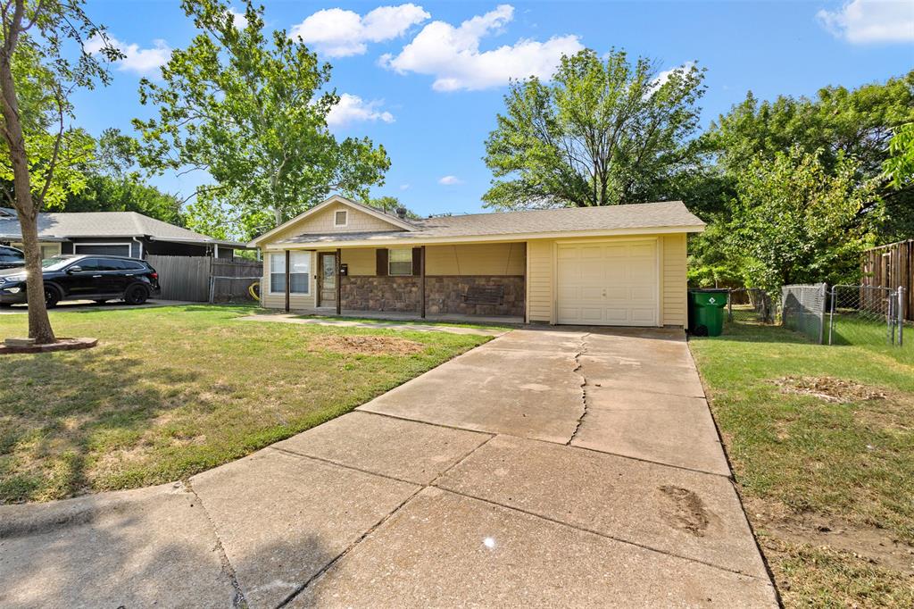 5204 Roxie Street Property Photo 2