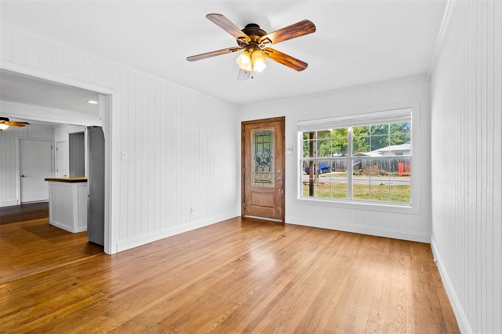 5204 Roxie Street Property Photo 4