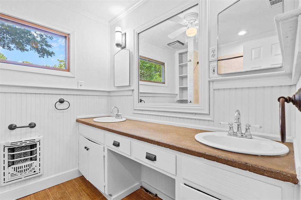 5204 Roxie Street Property Photo 14