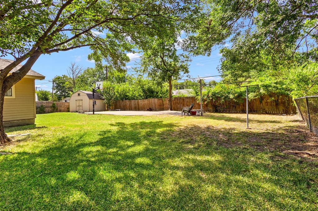 5204 Roxie Street Property Photo 23