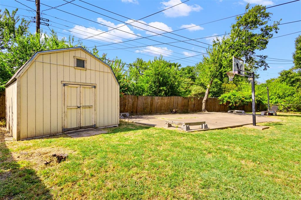 5204 Roxie Street Property Photo 24