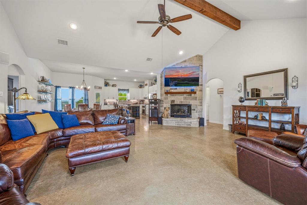 4305 Skyline Drive Property Photo 8