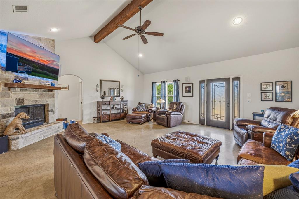 4305 Skyline Drive Property Photo 10