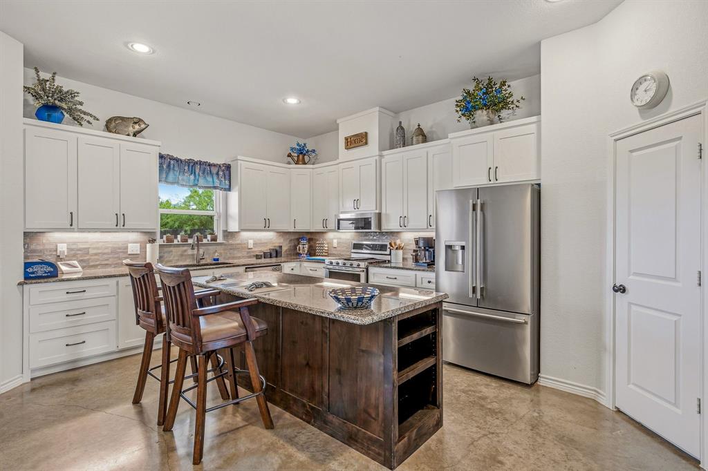 4305 Skyline Drive Property Photo 13