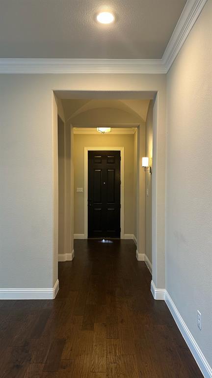 8533 Pine Valley Drive Property Photo 4