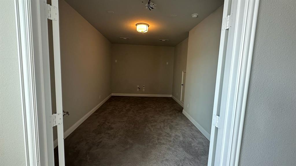 8533 Pine Valley Drive Property Photo 32