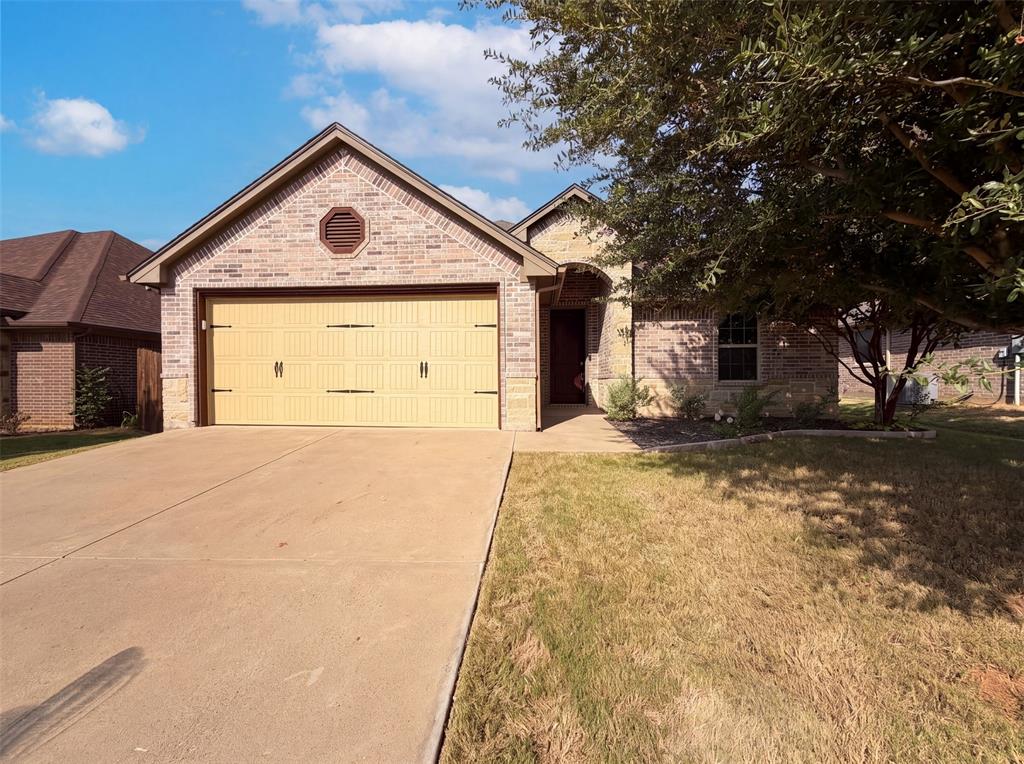 120 Donna Circle Property Photo 1
