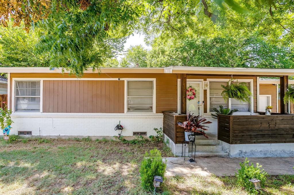 702 Lombardy Lane Property Photo 3