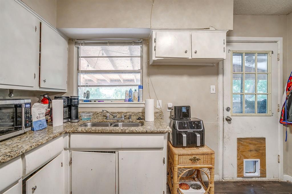 702 Lombardy Lane Property Photo 15