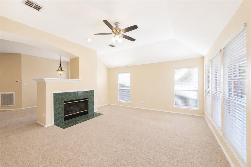 10701 Nashville Drive Property Photo 2