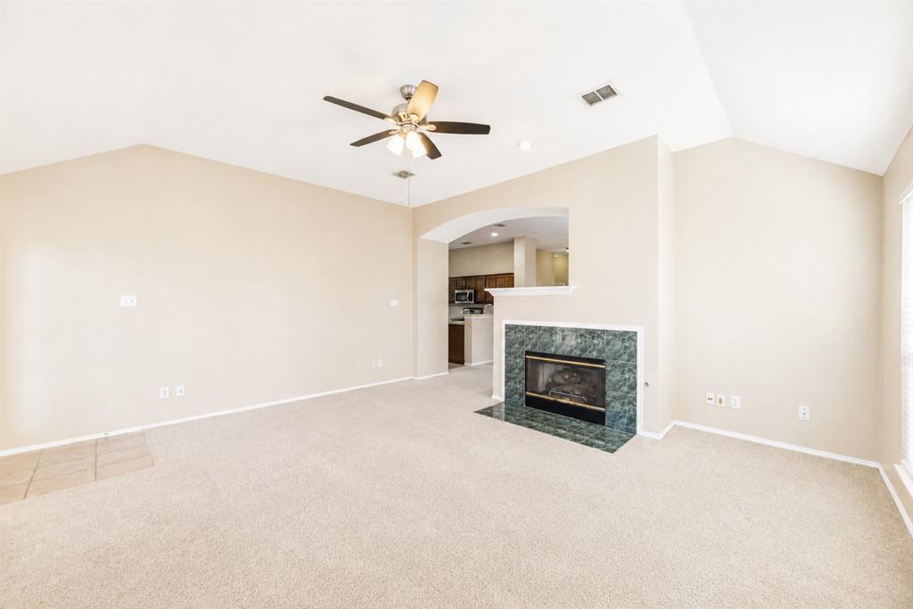 10701 Nashville Drive Property Photo 3