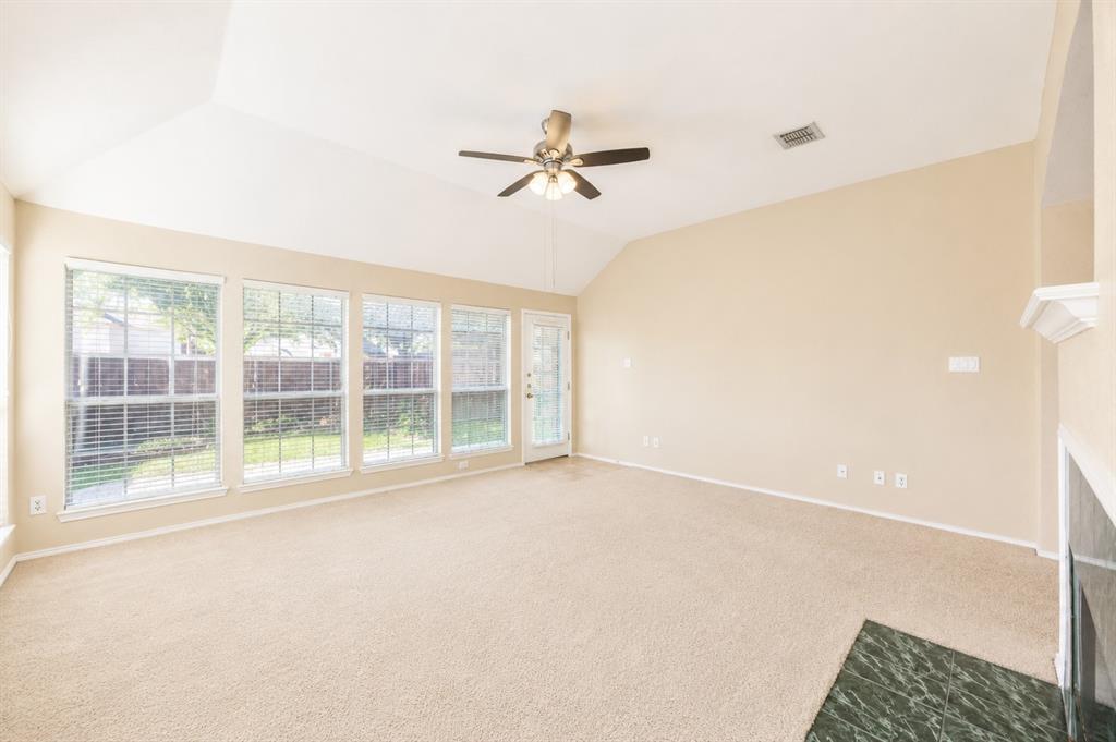 10701 Nashville Drive Property Photo 4