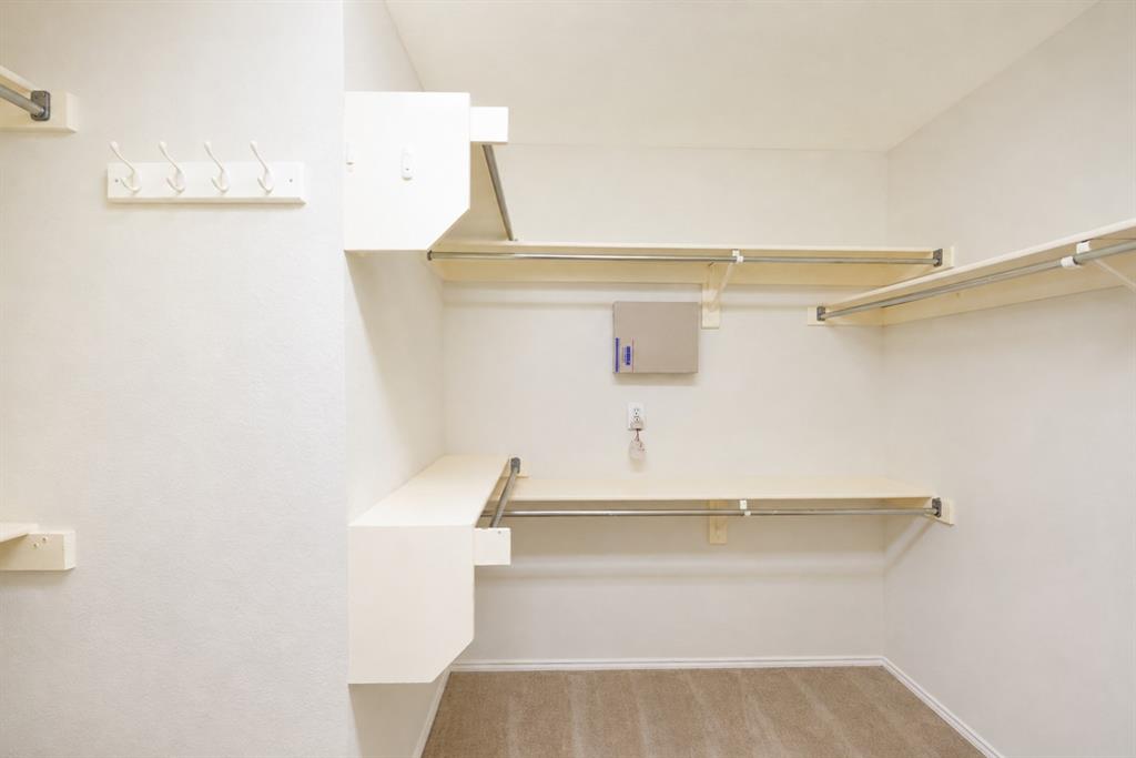10701 Nashville Drive Property Photo 6