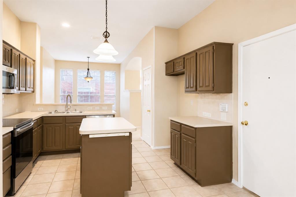 10701 Nashville Drive Property Photo 10