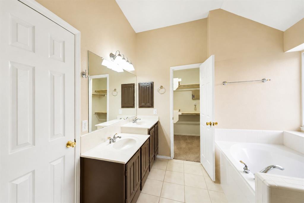 10701 Nashville Drive Property Photo 24