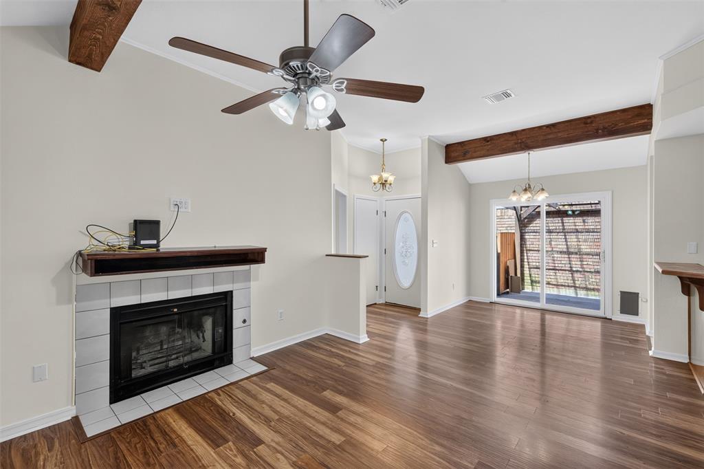 1307 Pecan Square Property Photo 2