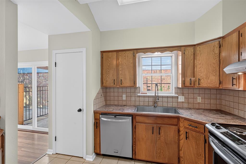 1307 Pecan Square Property Photo 8