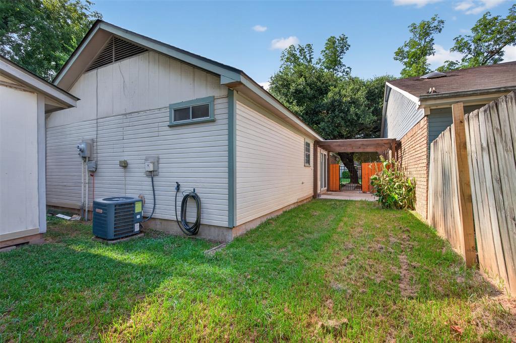 1307 Pecan Square Property Photo 26