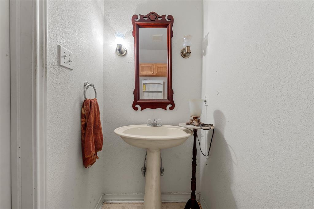 353 County Road 176 Property Photo 14