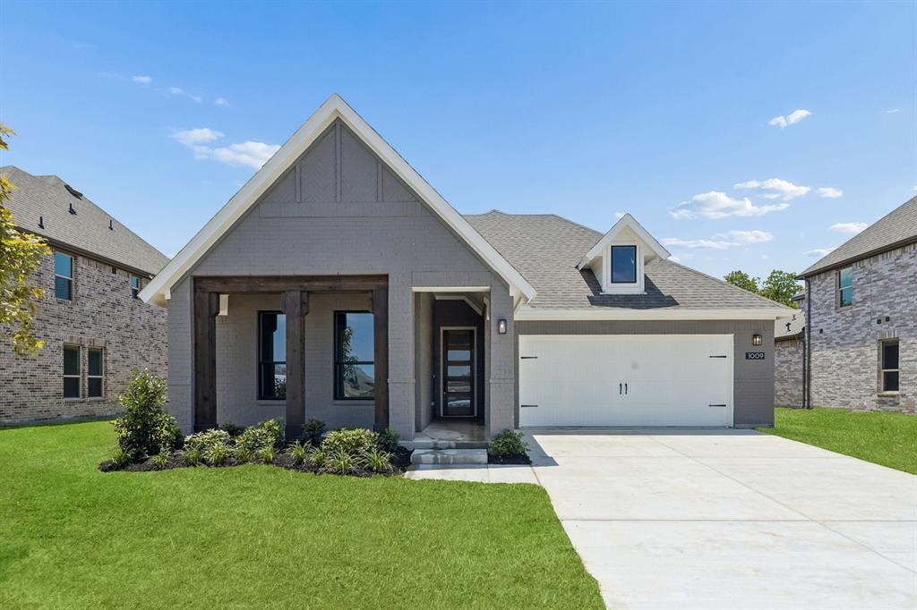 1009 Goldenrod Drive Property Photo 1