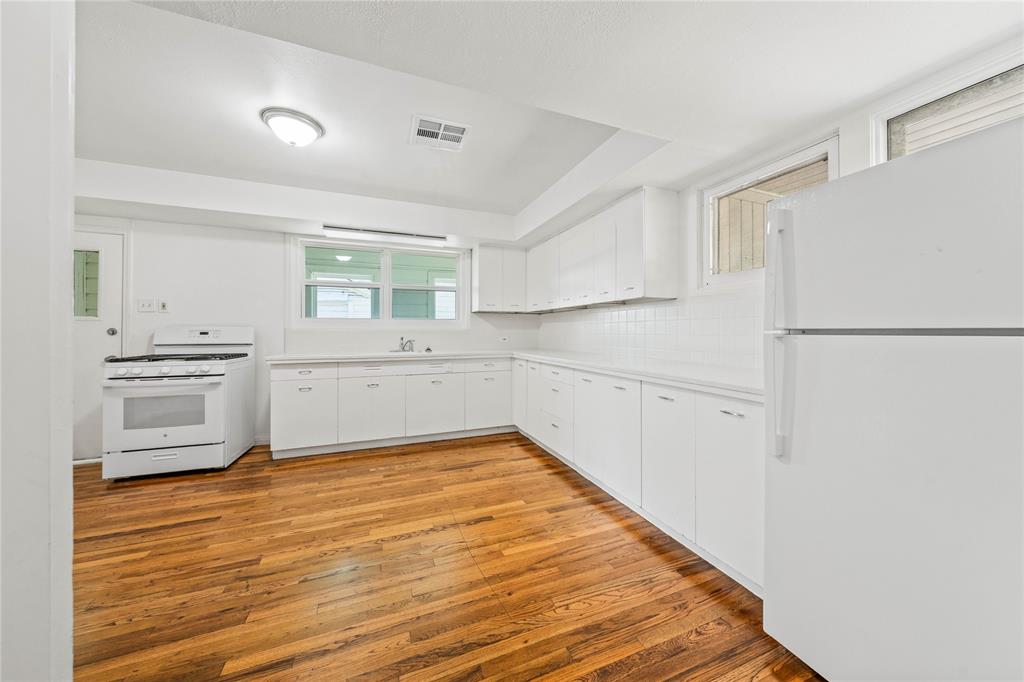 3230 Proctor Avenue Property Photo 9