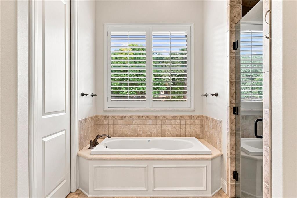 3008 Elm River Drive Property Photo 18