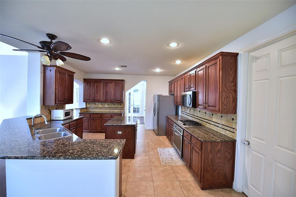 1125 Waterford Way Property Photo 8