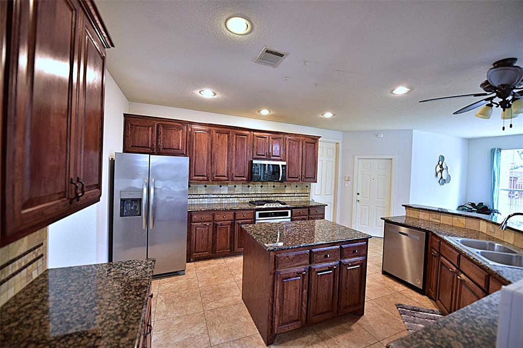 1125 Waterford Way Property Photo 10