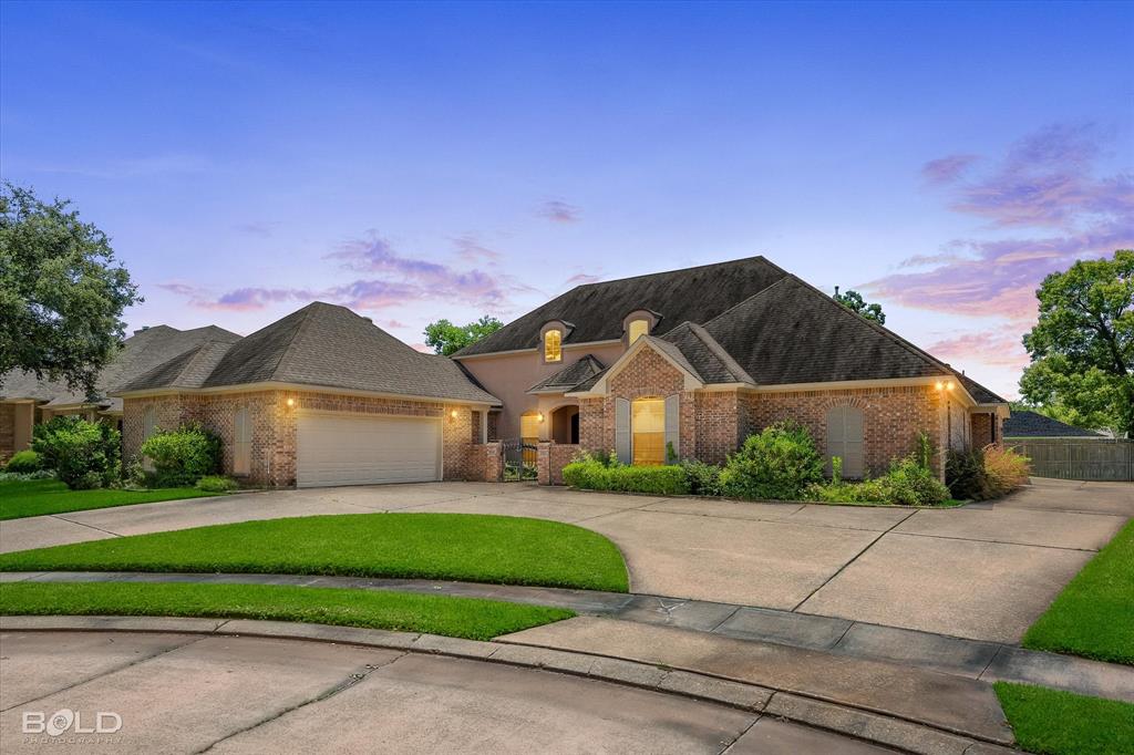 106 Oxford Circle Property Photo 1