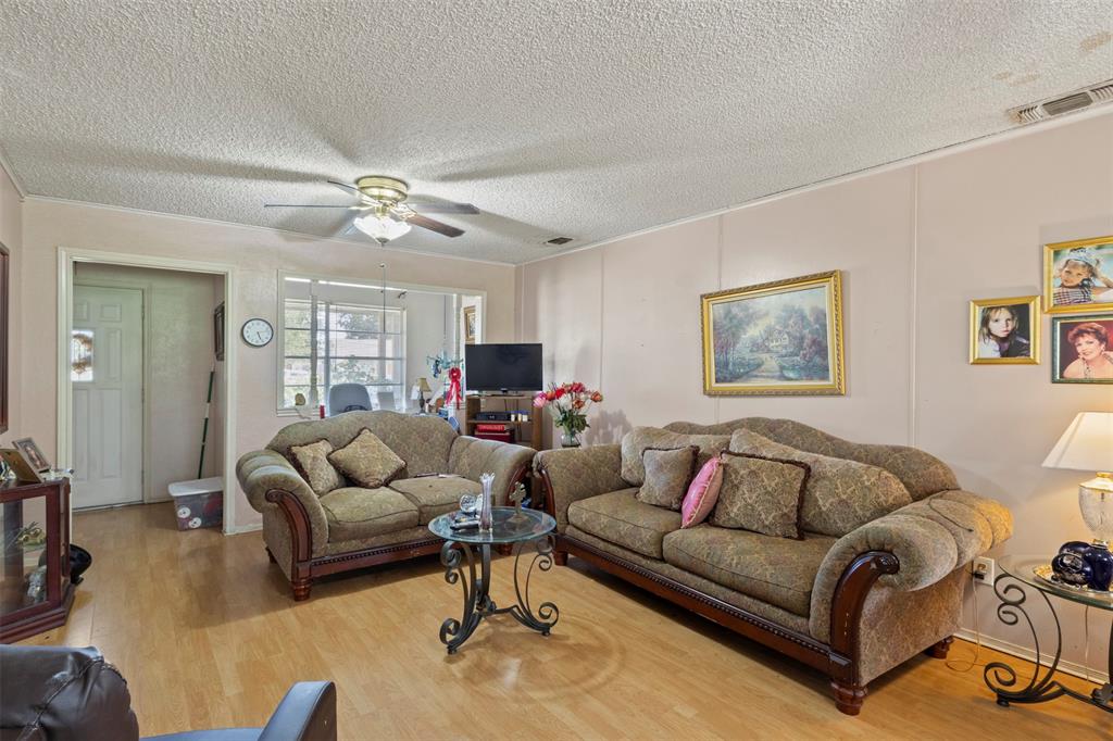 4513 Colgate Lane Property Photo 6