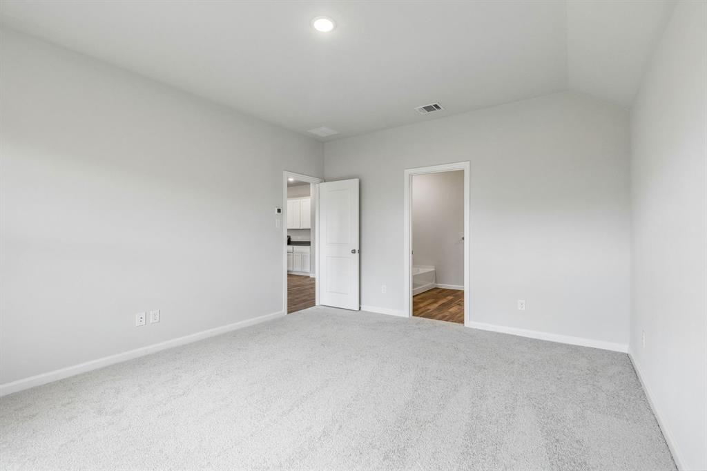 1112 Angus Lane Property Photo 13
