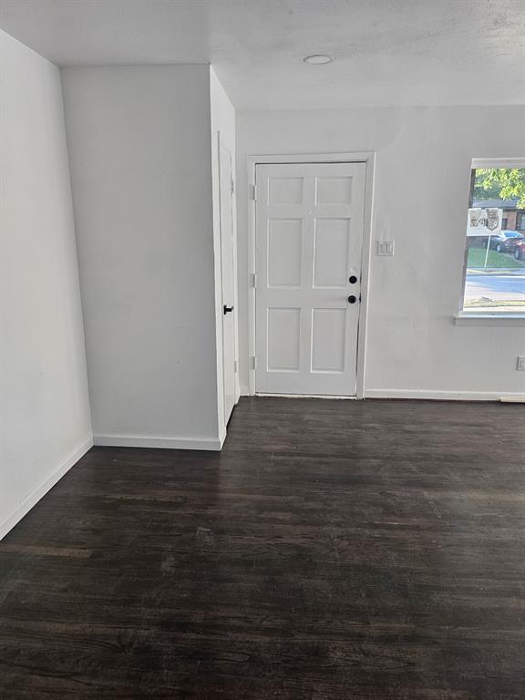 10816 Mandalay Drive Property Photo 3