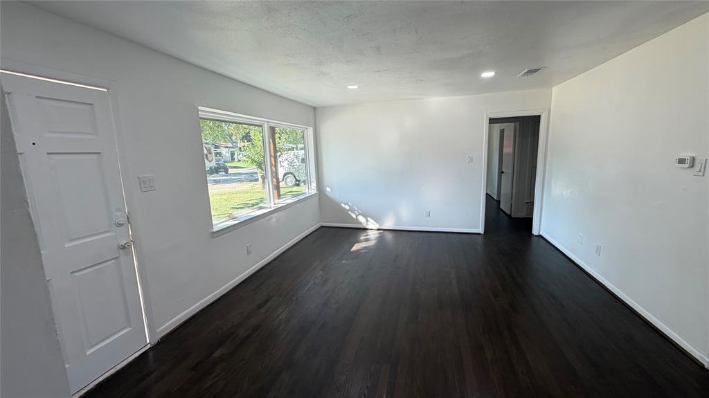 10816 Mandalay Drive Property Photo 4