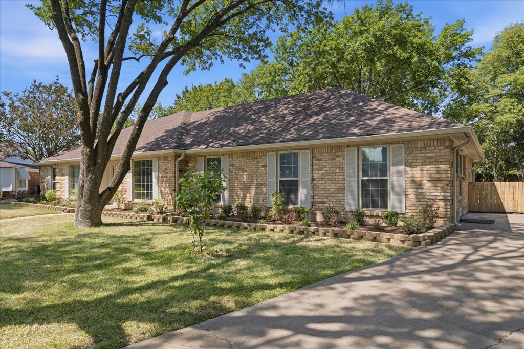 5709 Silver Lake Circle Property Photo 1