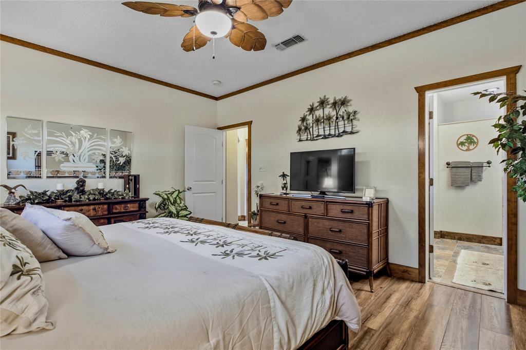 6001 Prairie Wood Court Property Photo 13
