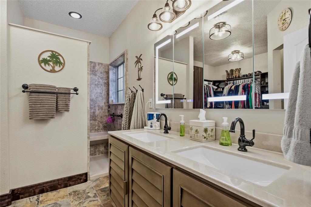 6001 Prairie Wood Court Property Photo 15