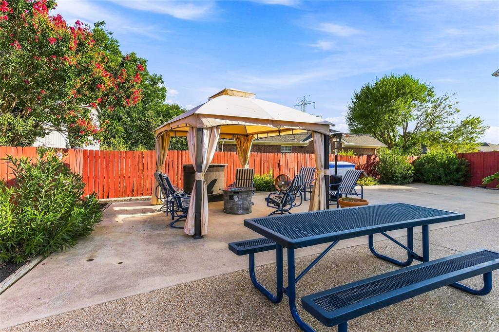 6001 Prairie Wood Court Property Photo 35