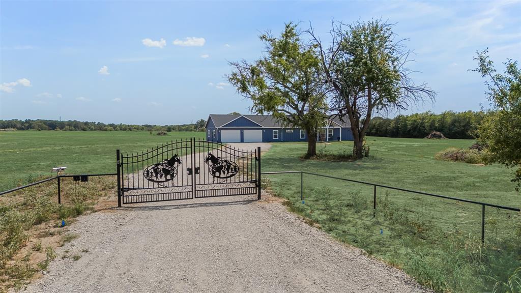 285 County Road 1120 Property Photo 4