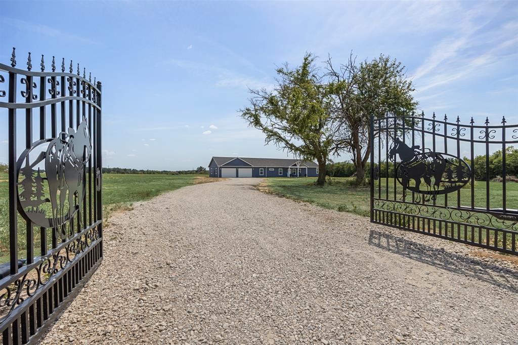 285 County Road 1120 Property Photo 6