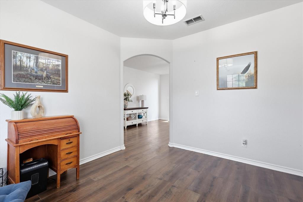 1100 Crest Breeze Drive Property Photo 8