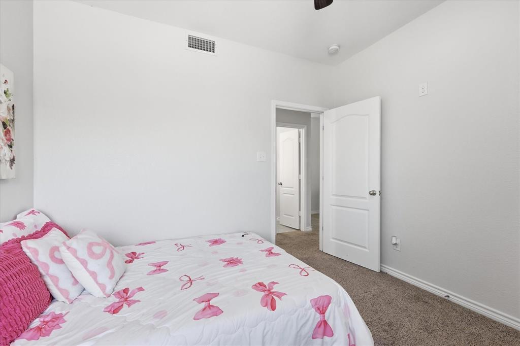 1100 Crest Breeze Drive Property Photo 26