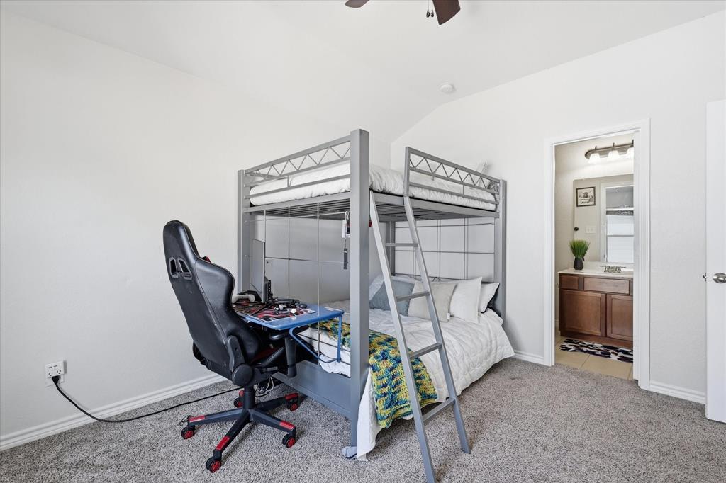 1100 Crest Breeze Drive Property Photo 28