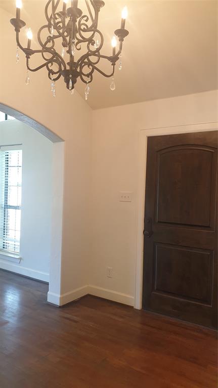 2700 Taft Boulevard Property Photo 3