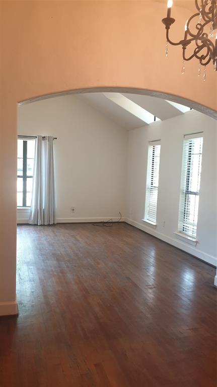 2700 Taft Boulevard Property Photo 6